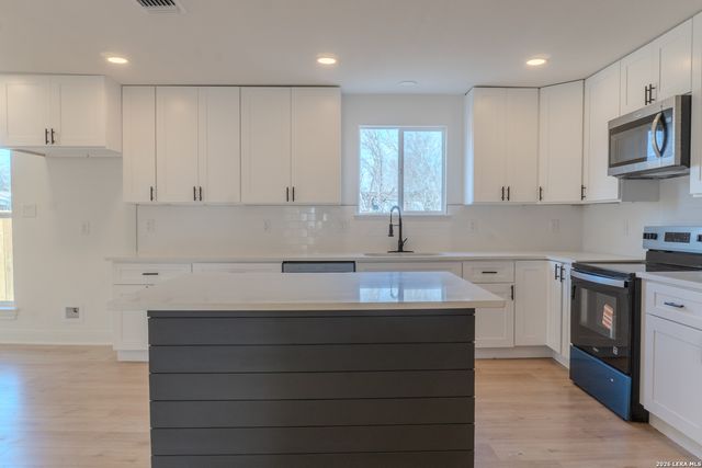 1214 Hough, Adkins, TX 78101