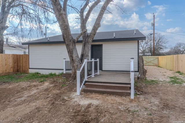1214 Hough, Adkins, TX 78101