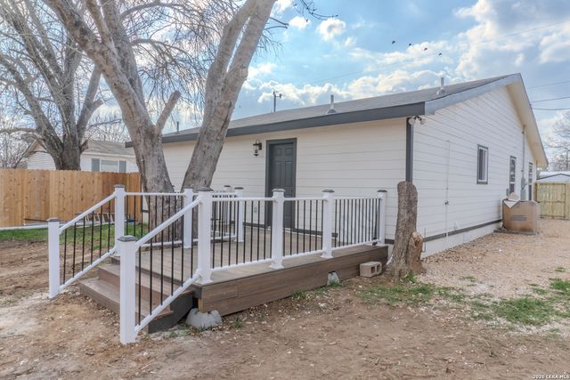 1214 Hough, Adkins, TX 78101