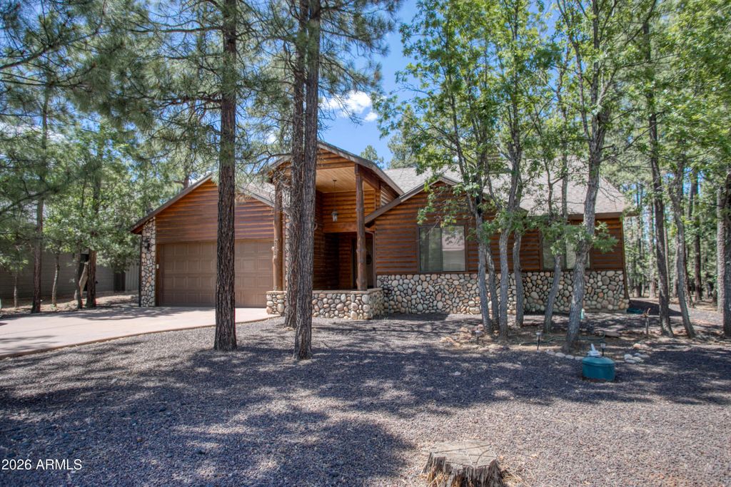 Image 1 of property listing at 5222 MOUNTAIN GATE Circle, Lakeside, AZ 85929