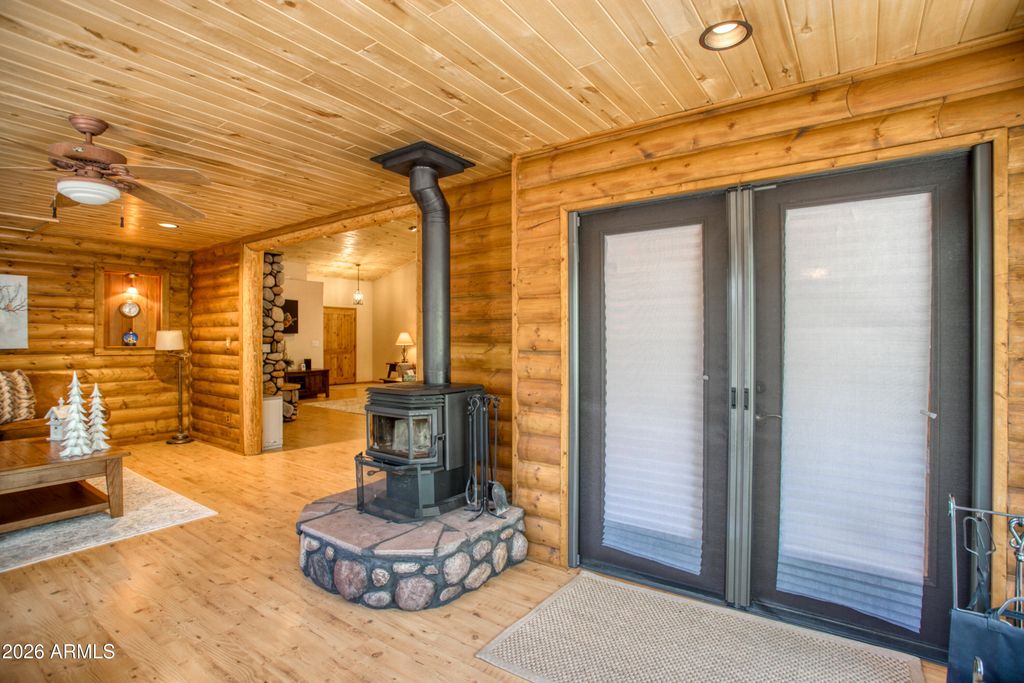 Image 10 of property listing at 5222 MOUNTAIN GATE Circle, Lakeside, AZ 85929