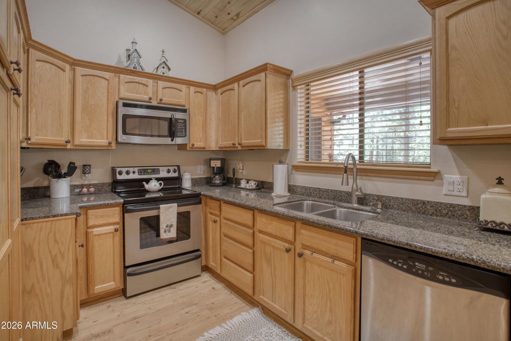 Image 11 of property listing at 5222 MOUNTAIN GATE Circle, Lakeside, AZ 85929