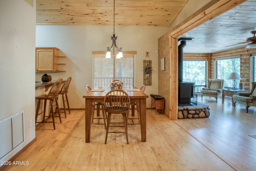 Image 14 of property listing at 5222 MOUNTAIN GATE Circle, Lakeside, AZ 85929