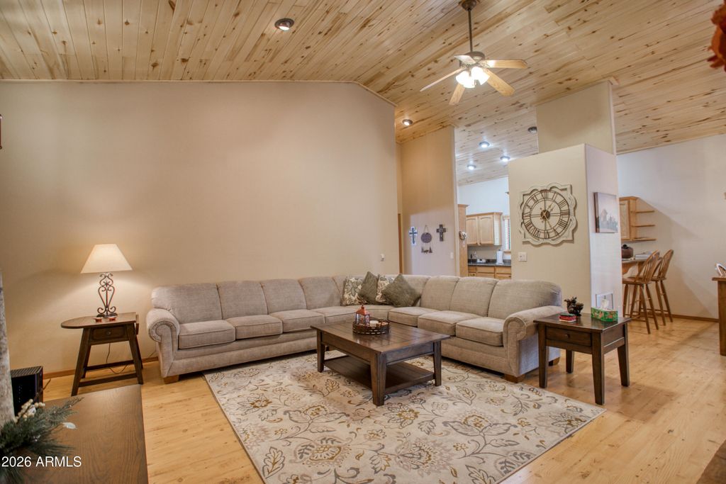 Image 5 of property listing at 5222 MOUNTAIN GATE Circle, Lakeside, AZ 85929