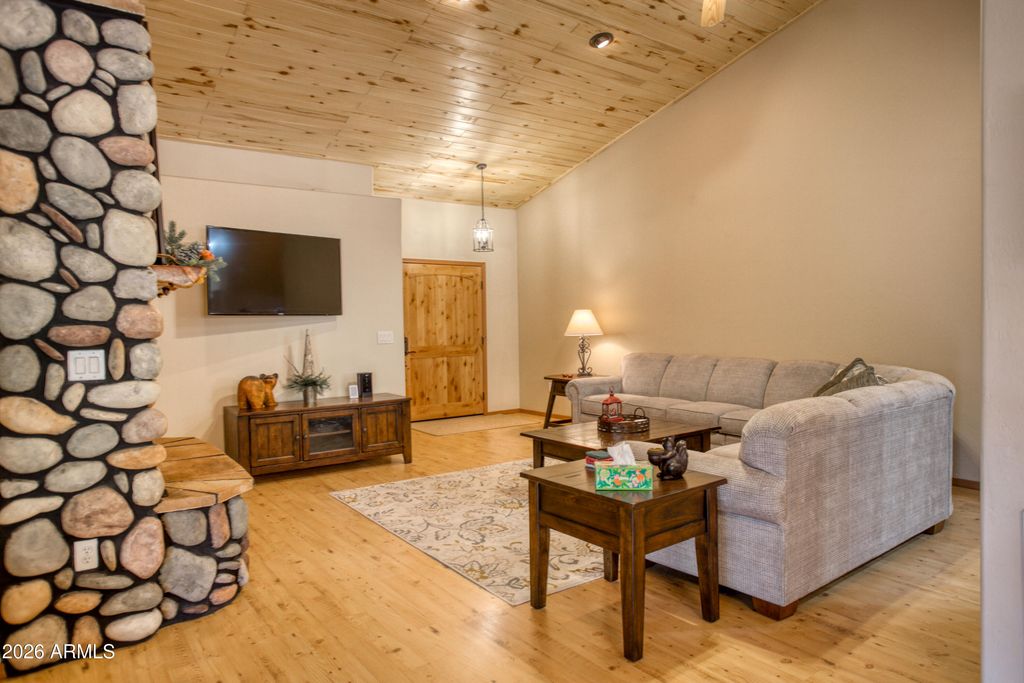 Image 6 of property listing at 5222 MOUNTAIN GATE Circle, Lakeside, AZ 85929