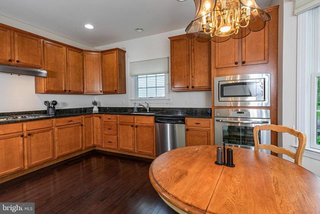 61 BEDFORD DR, Skillman, NJ 08558