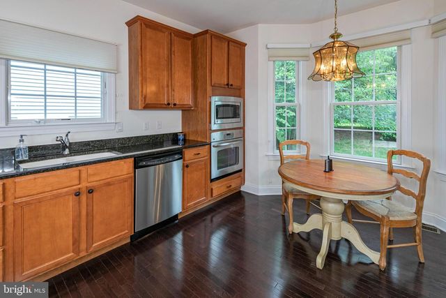 61 BEDFORD DR, Skillman, NJ 08558