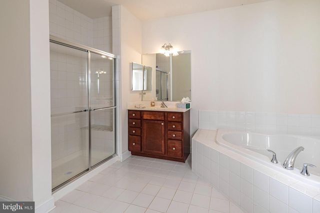 61 BEDFORD DR, Skillman, NJ 08558