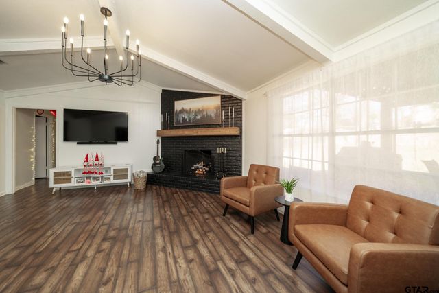 303 Wain Dr, Longview, TX 75604