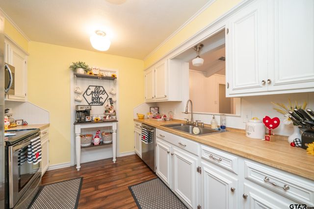 303 Wain Dr, Longview, TX 75604