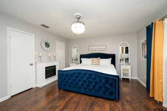 303 Wain Dr, Longview, TX 75604