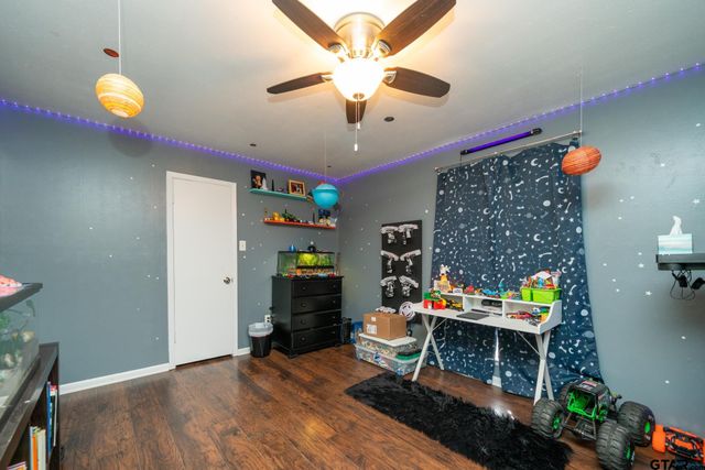 303 Wain Dr, Longview, TX 75604