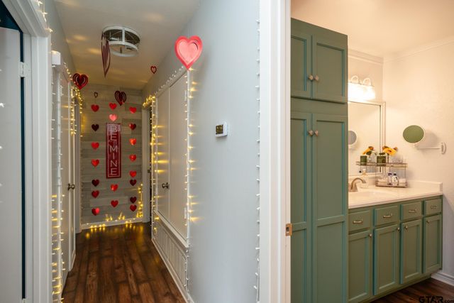 303 Wain Dr, Longview, TX 75604