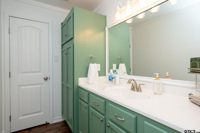 303 Wain Dr, Longview, TX 75604