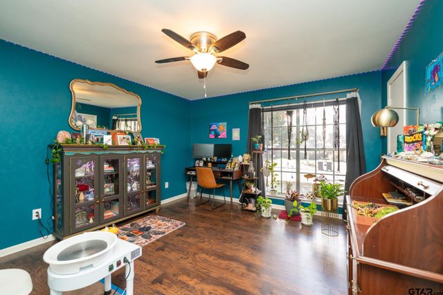 303 Wain Dr, Longview, TX 75604