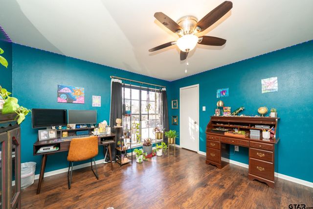 303 Wain Dr, Longview, TX 75604