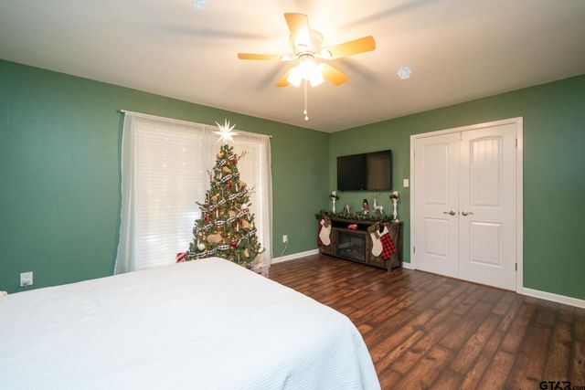 303 Wain Dr, Longview, TX 75604