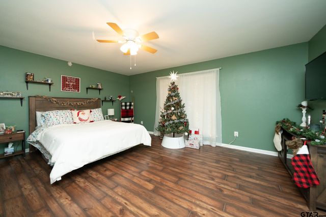 303 Wain Dr, Longview, TX 75604