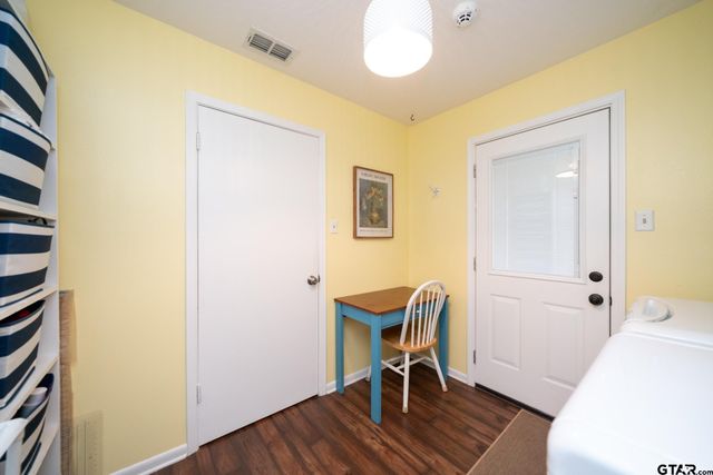 303 Wain Dr, Longview, TX 75604