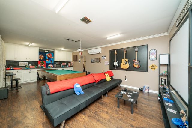 303 Wain Dr, Longview, TX 75604