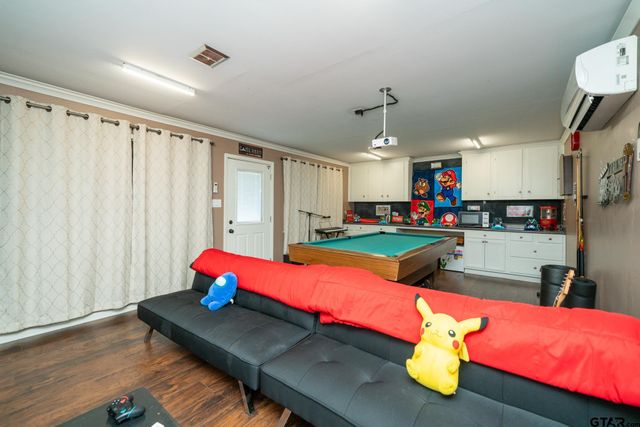 303 Wain Dr, Longview, TX 75604