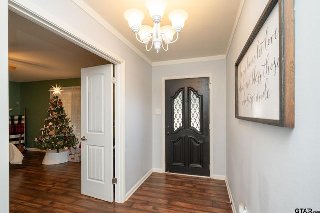 303 Wain Dr, Longview, TX 75604