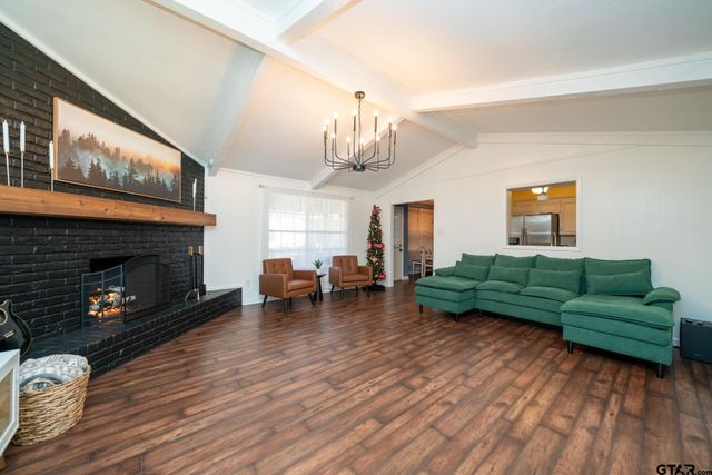 303 Wain Dr, Longview, TX 75604