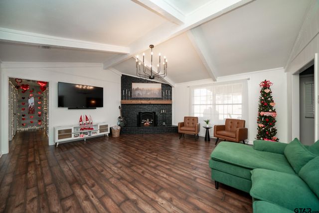 303 Wain Dr, Longview, TX 75604