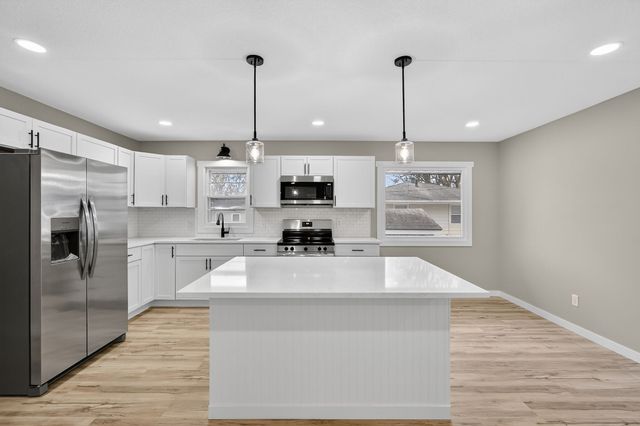 260 Ashworth Drive, Waukee, IA 50263