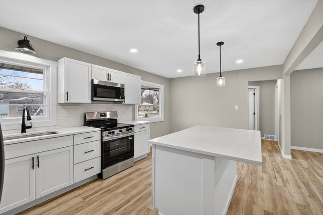 260 Ashworth Drive, Waukee, IA 50263