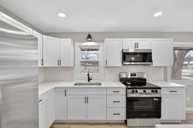 260 Ashworth Drive, Waukee, IA 50263