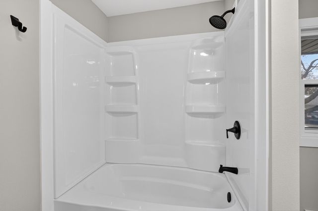 260 Ashworth Drive, Waukee, IA 50263