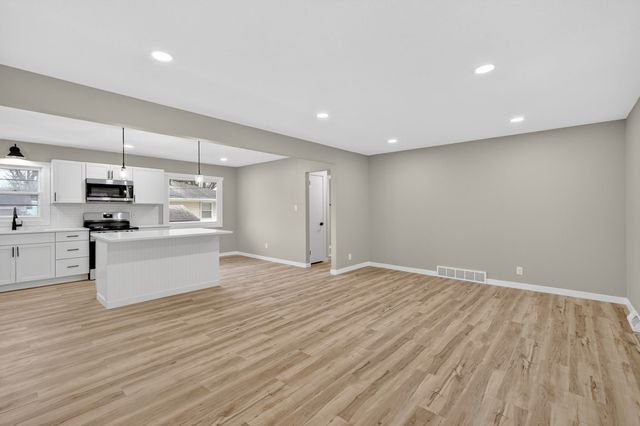 260 Ashworth Drive, Waukee, IA 50263