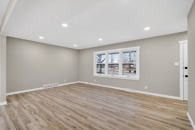 260 Ashworth Drive, Waukee, IA 50263