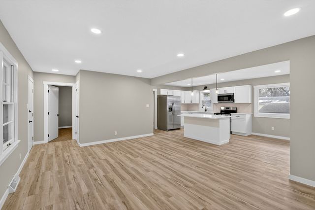 260 Ashworth Drive, Waukee, IA 50263