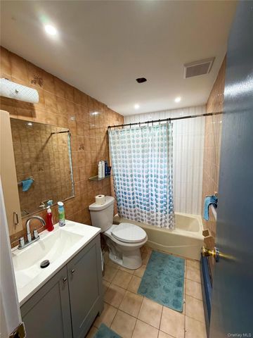 60 Saint Johns Avenue, Valley Stream, NY 11580