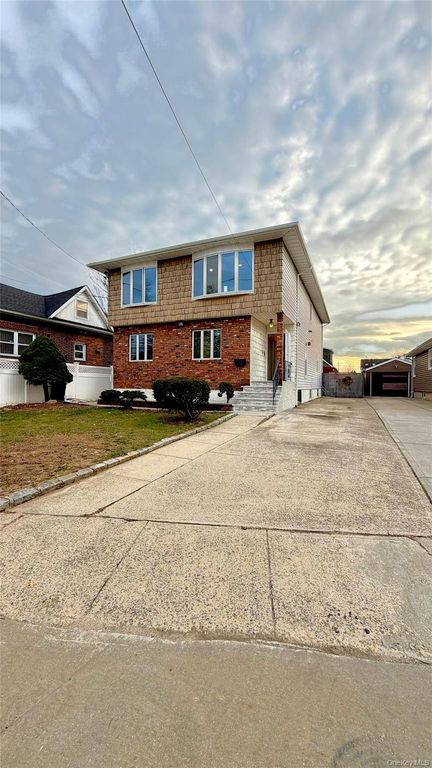 60 Saint Johns Avenue, Valley Stream, NY 11580