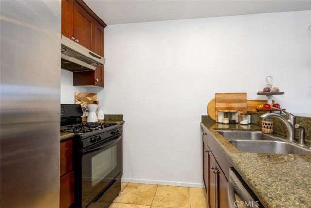 20253 Keswick St 326, Winnetka, CA 91306