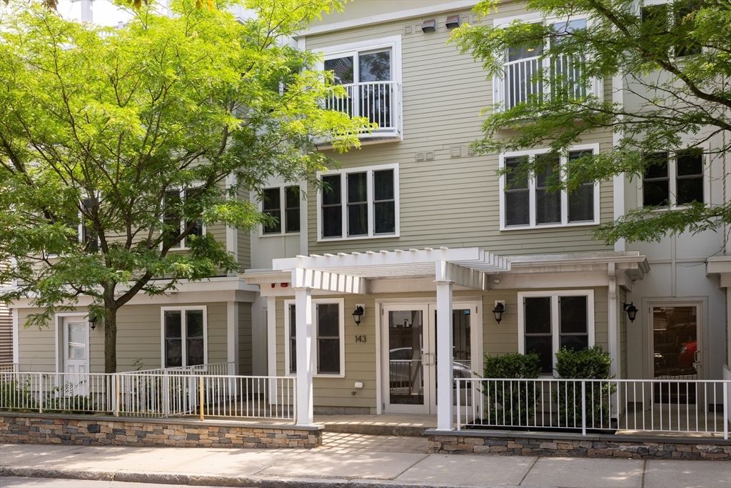 143 Cedar Street 6, Somerville, MA 02144
