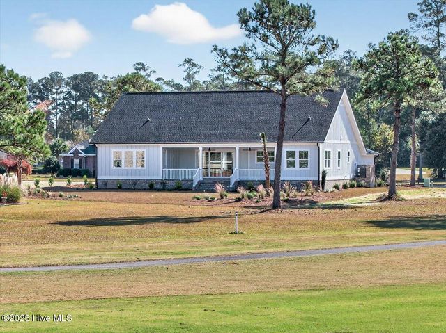 564 Fairburn Court NW, Calabash, NC 28467
