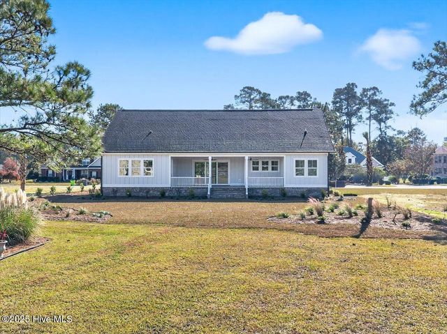 564 Fairburn Court NW, Calabash, NC 28467