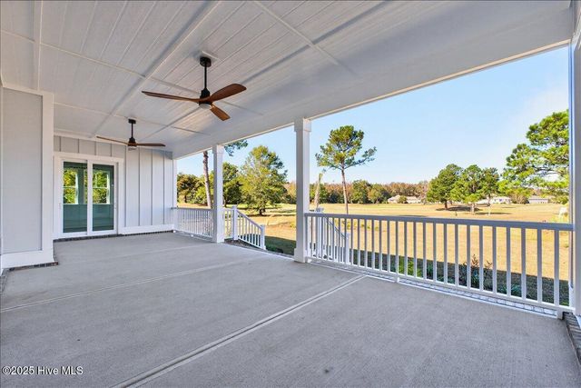 564 Fairburn Court NW, Calabash, NC 28467