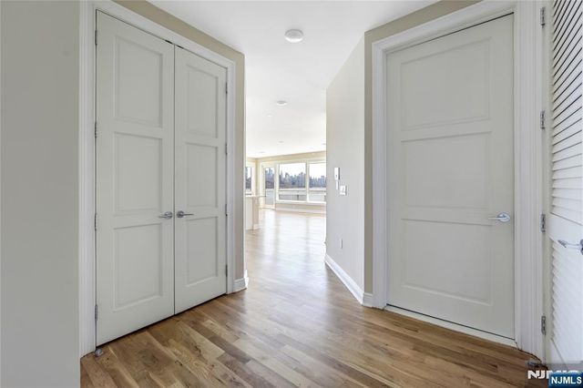 15 Somerset Lane 520, Edgewater, NJ 07020