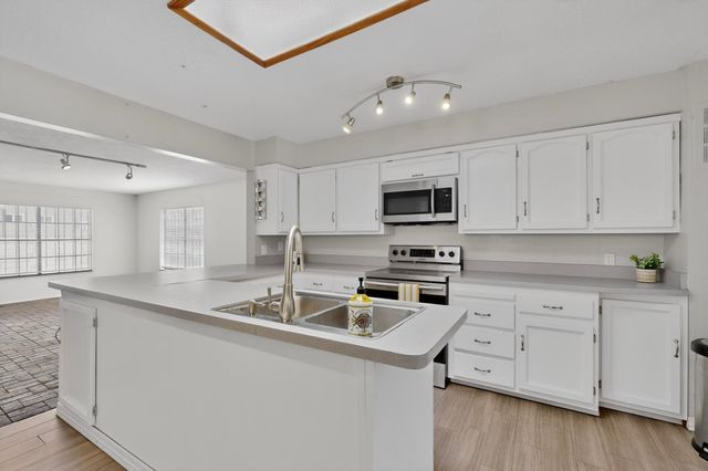 1820 Indiana Street NE, Albuquerque, NM 87110