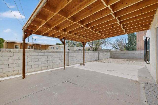 1820 Indiana Street NE, Albuquerque, NM 87110