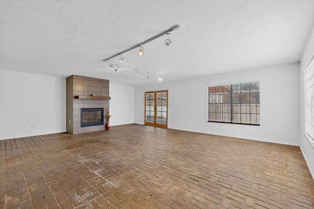 1820 Indiana Street NE, Albuquerque, NM 87110