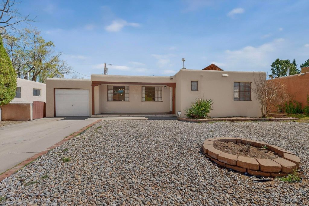 1820 Indiana Street NE, Albuquerque, NM 87110