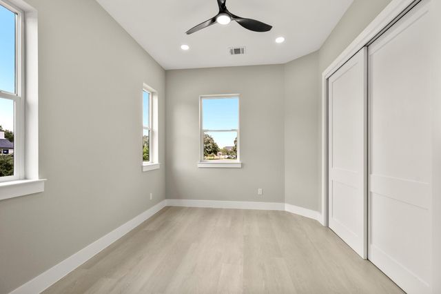 8707 Water Oak View Drive, Tomball, TX 77375