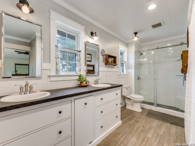 14302 Fox Fire Ln, San Antonio, TX 78231