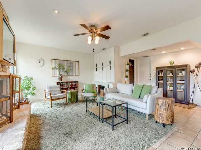 14302 Fox Fire Ln, San Antonio, TX 78231